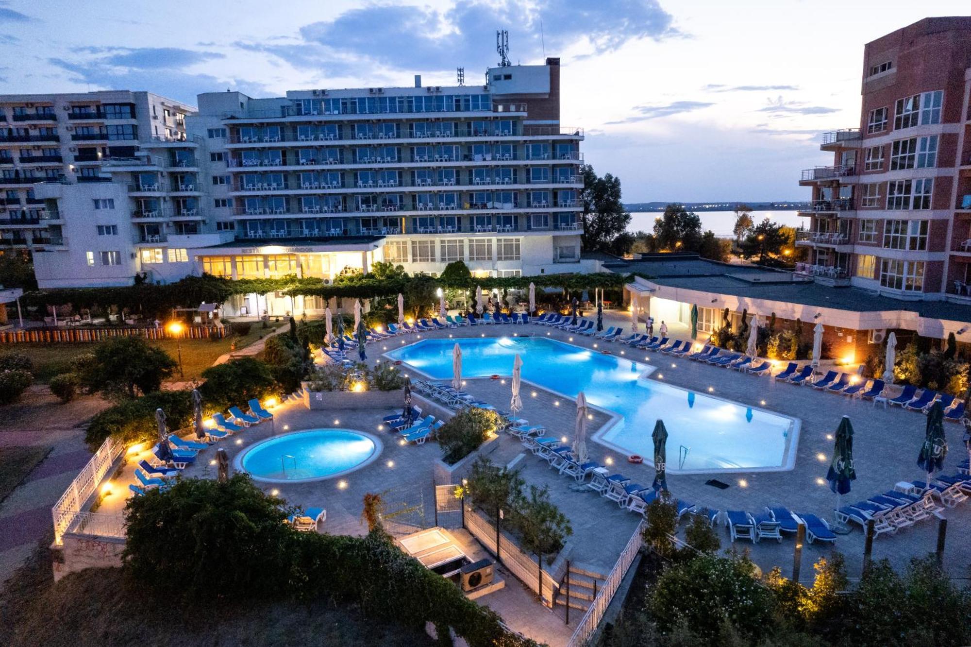 Hotel Comandor Mamaia Extérieur photo