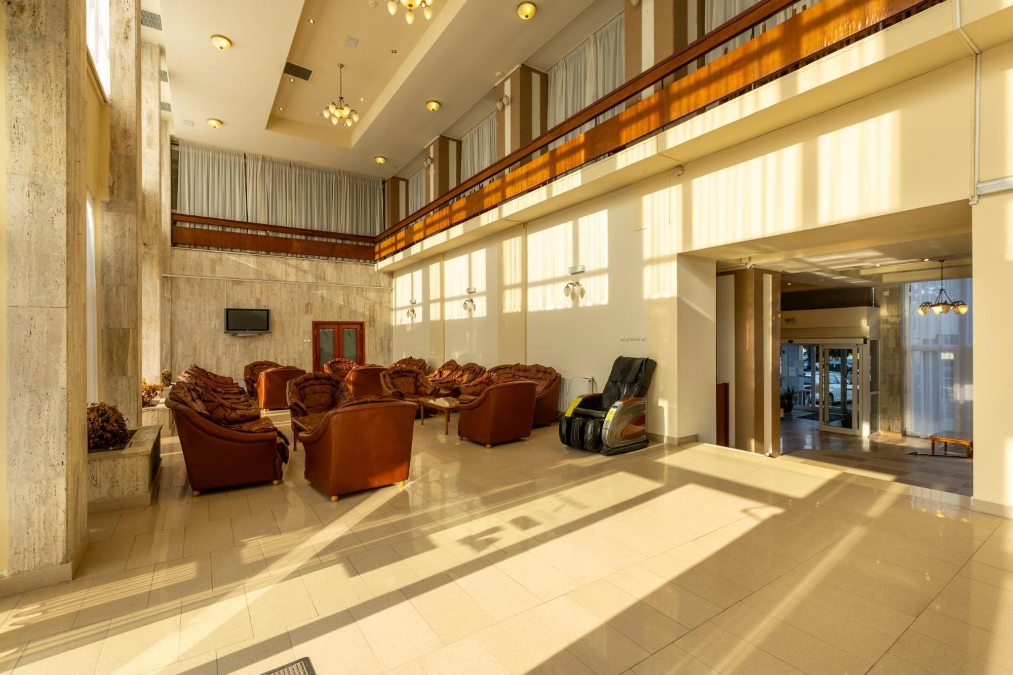 Hotel Comandor Mamaia Extérieur photo