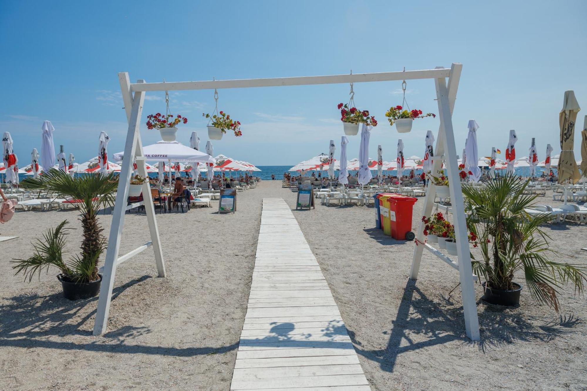 Hotel Comandor Mamaia Extérieur photo