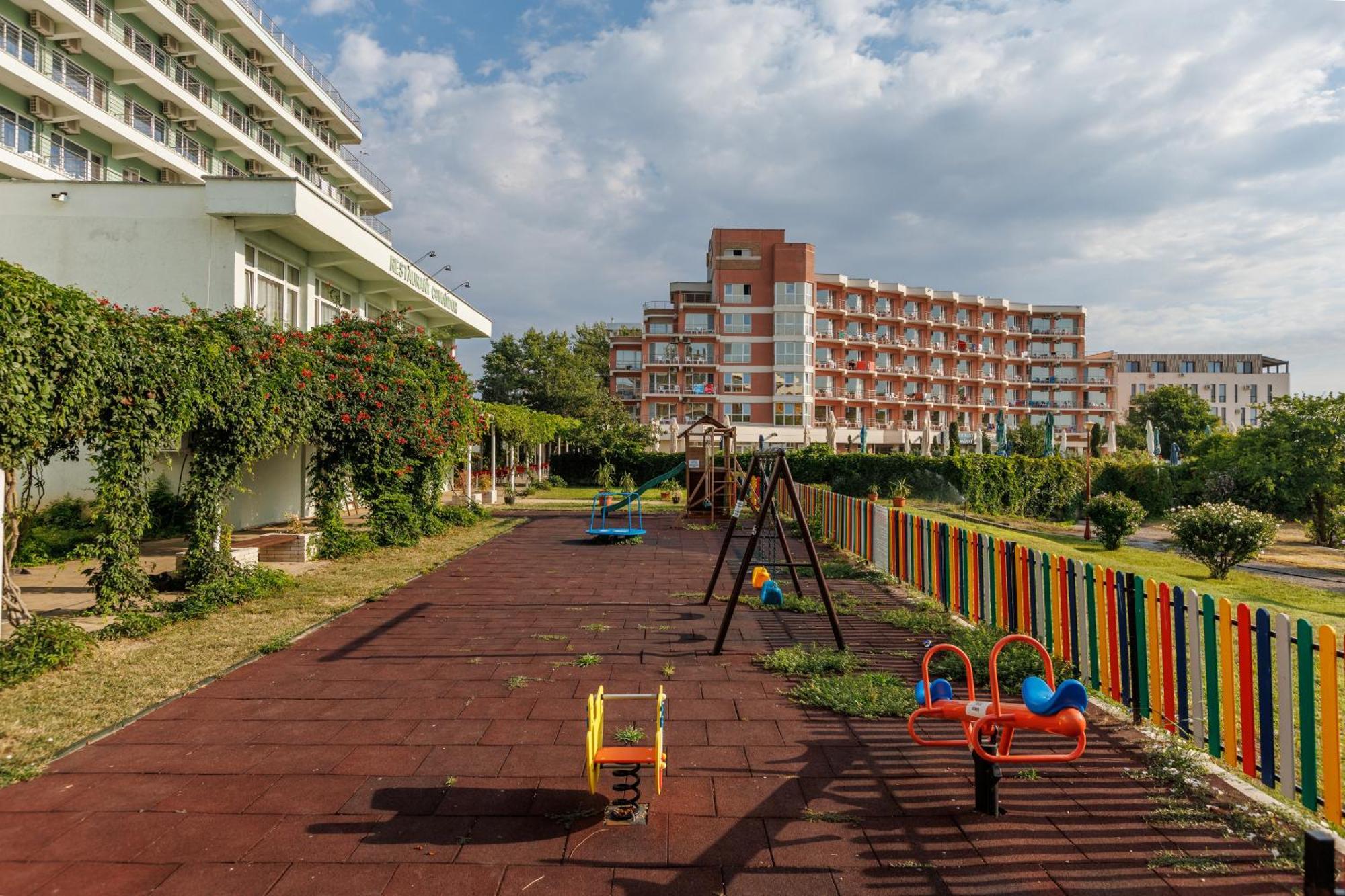 Hotel Comandor Mamaia Extérieur photo